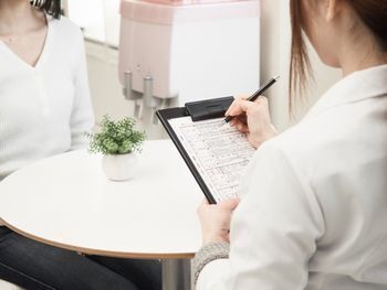 コロナ自粛期間で10代女性による妊娠相談が増えた原因は毒親という説