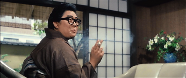 『日本一の色男』で化粧前の京塚昌子
