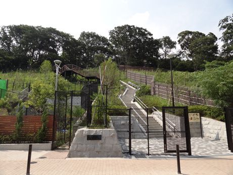 佐伯ヤマ緑地正面.JPG
