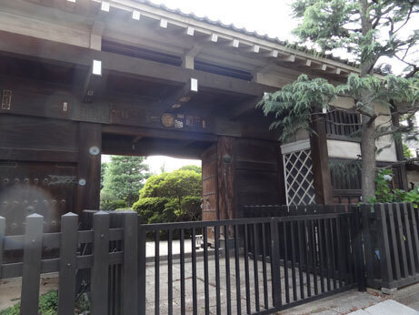 連光院の武家屋敷門2