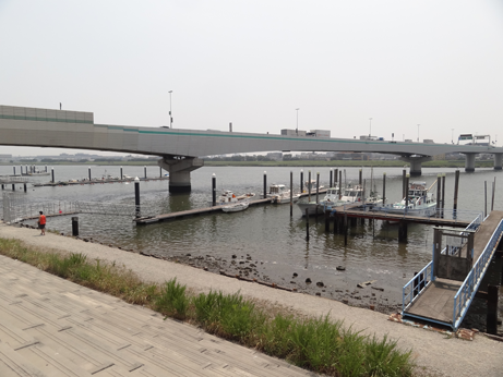 釣り船発着場2.png