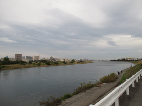 多摩川川崎側から