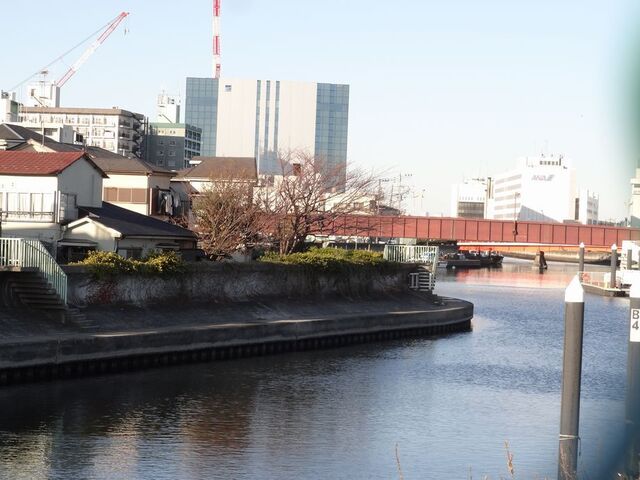 天空橋の錆びた鉄骨